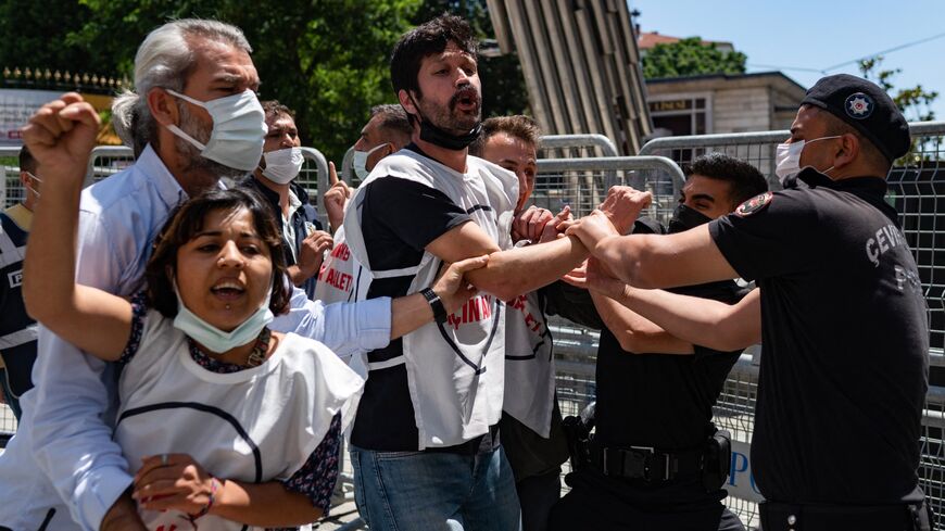 ”Türkiye’nin İD’le mücadelesinde ters giden ne var?” başlıklı Al-Monitor Gazetesi haberinden;